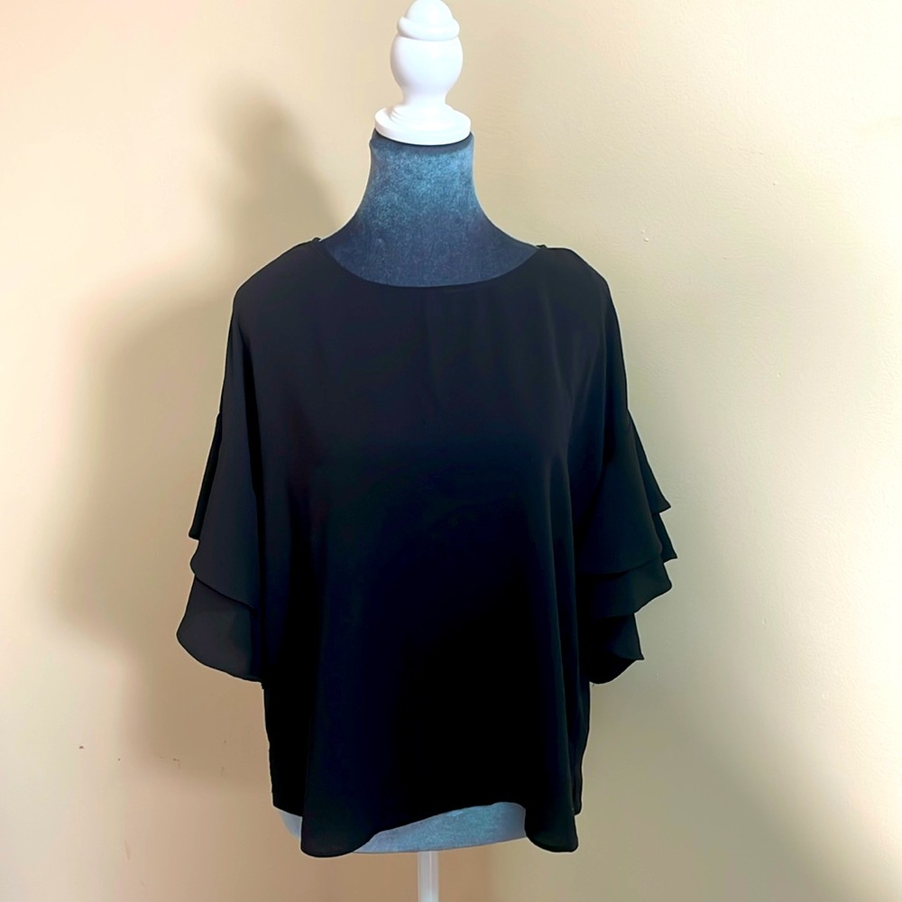 Vince Camuto Medium Black Tiered Ruffle Sleeve Top